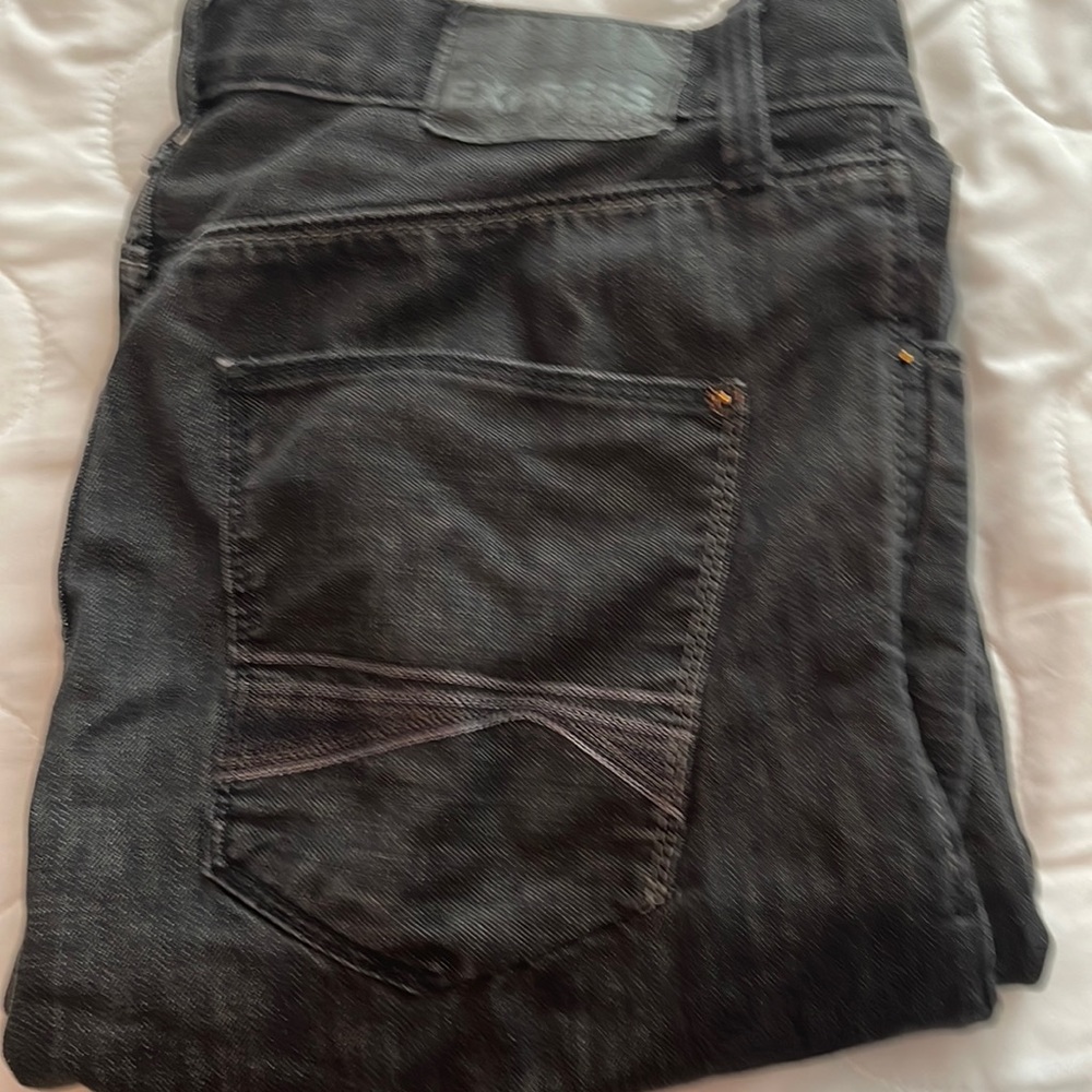 Express 31 x 30. Soft denim in BLACK. Could easily be worn with boots.